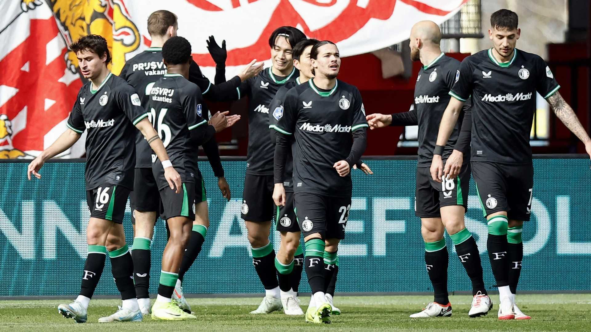 フェイエノールト 上田綺世 PRO サード（M）2025-26 圧巻2ゴールの上田